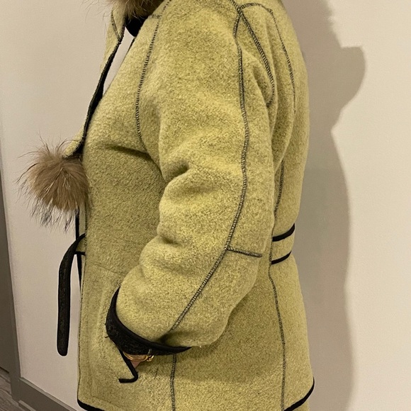 Epsilon coat - Picture 2 of 5